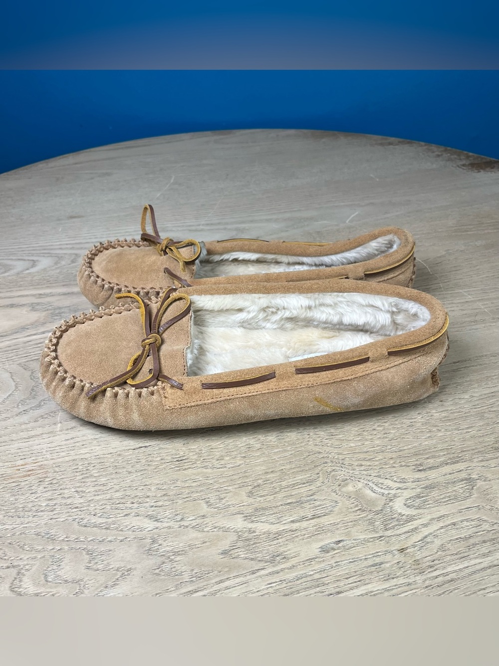Minnetonka Women’s Cally Suede Moccasin Slippers Faux Fur Tan Cinnamon Size 10 - Picture 4 of 8